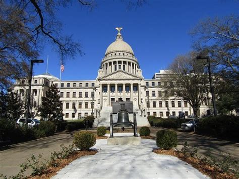 Mississippi State Capitol in Jackson - The Magnolia State