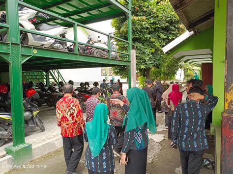 KUNJUNGAN STUDI BANDING SMA NEGERI 15 SURABAYA DAN SMA NEGERI 21