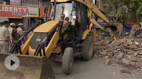 Mazaar Temple Demolished In Delhi To Widen Road Stretch