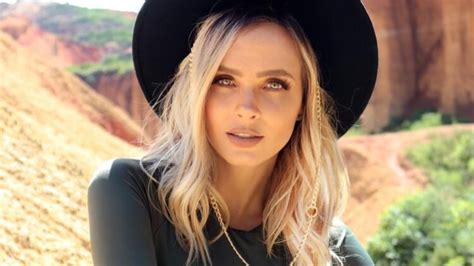 Hot Sexy Elizabeth Sofia Loaiza Junca Bikini Pics