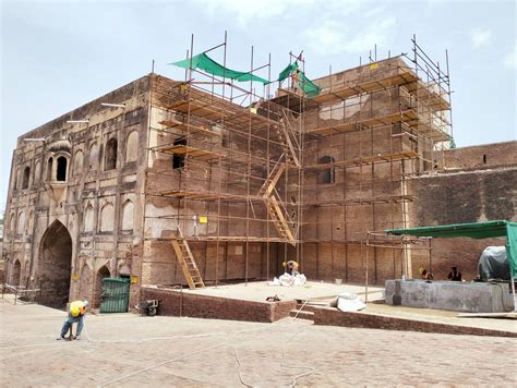 Akbari Gate Lahore Fort Explore Mughal History Heritage