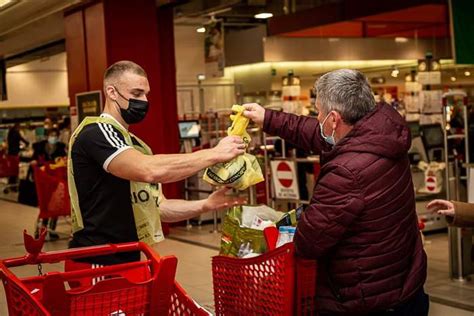 Banco Alimentare Raccolte 7 Tonnellate Di Cibo Chiesa In Italia