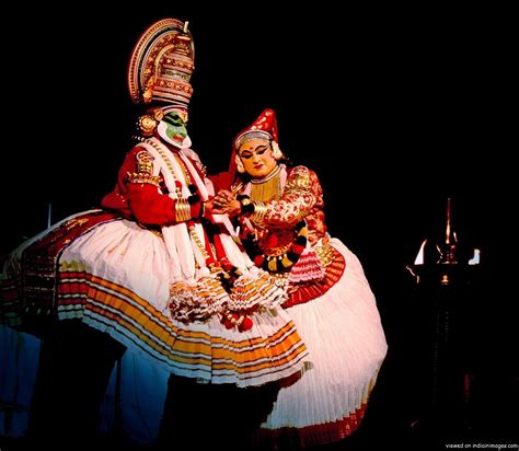 Pamper Your Eyes With The Nonchalant Ambiance Of Kerala Indian Dance