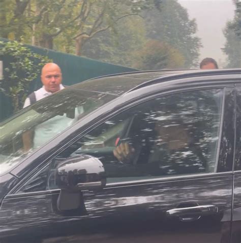 Video Mn Sorpresa A Milanello Visita Di Zlatan Ibrahimovic Alla