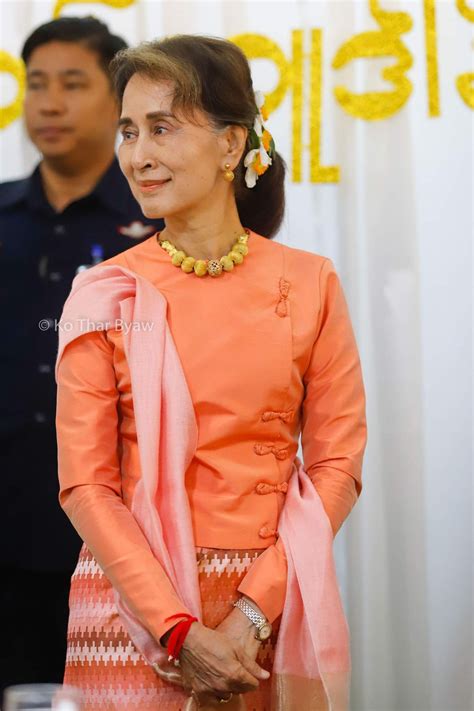 Pin By Hayman Phoo On Daw Aung San Su Kyi Myanmar Clothes