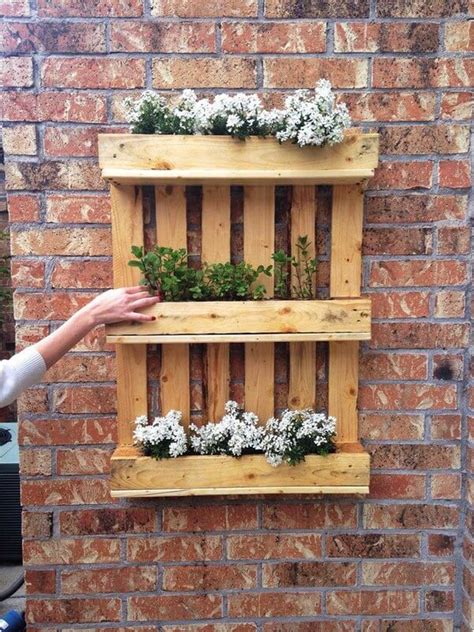 DIY Recycled Pallet Garden Wall Ideas – Pallet Tips