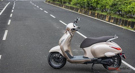 Bajaj Chetak Review: Image Gallery - BikeWale