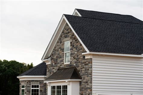 8 Most Popular Roof Shingle Colors (2022 Guide with Images)