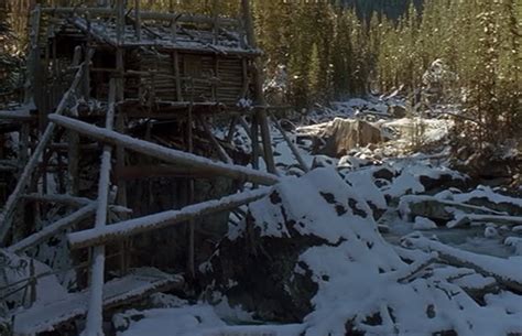 5. THE EDGE (1997) - The 15 Coolest Cabins In Movies | Complex