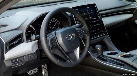 2019 Toyota Avalon Hybrid XSE | Interior, Detail