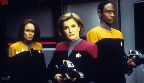 VOYAGER'S Captain Janeway Honored in Her Future Birthplace - Nerdist