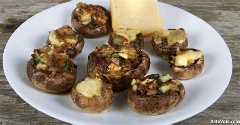 Keto Stuffed Mushrooms with Bacon and Cheese | KetoVale