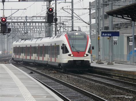 SBB Triebzug RABe 523 041 7 Bie Der Einfahrt Im Bahnhof Aarau Am 25