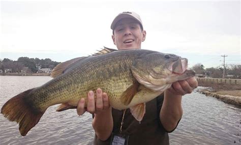 New Castle Angler Catches New State Record Largemouth Bass Weighing