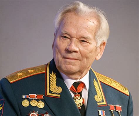 Mikhail Kalashnikov Biography - Facts, Childhood, Family Life ...