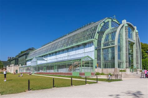 Jardin Des Plantes In Paris Paris Oldest Botanical Garden Go Guides