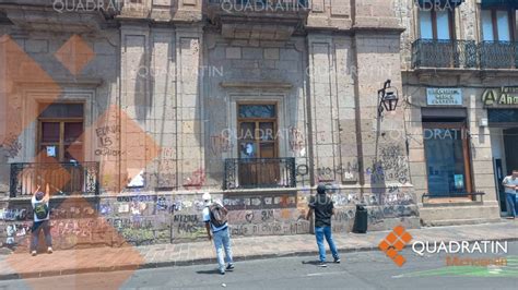 Causan Destrozos Comuneros De Arantepacua En Palacio De Gobierno