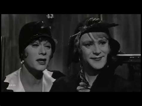 Some Like It Hot Con Faldas Y A Lo Loco Youtube