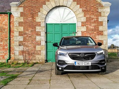 Opel Grandland X Review (2019) - Changing Lanes