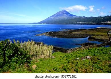 Profile Volcano Mount Pico Highest Portuguese Stock Photo 536771581 ...