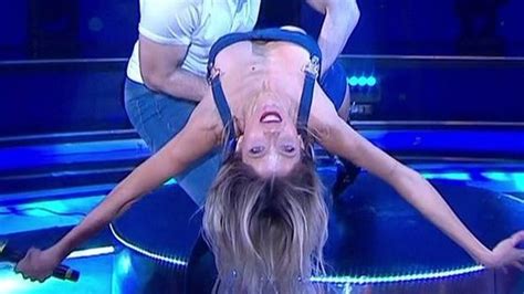 Cande Ruggeri Lindo Escote En Showmatch Damageinc Videos