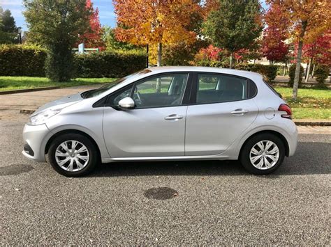 Troc Echange Peugeot 208 Phase 2 5 Portes 1 2 Vti 12v 82 Cv Sur France