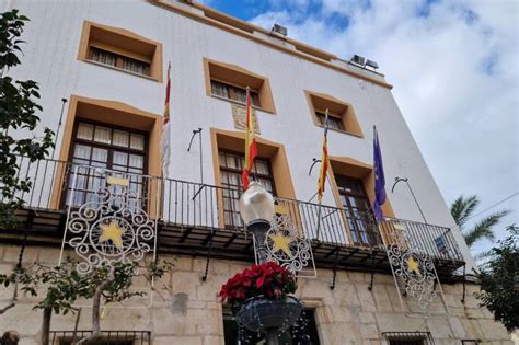 Vox se queda solo en Vinaròs la bandera española no ondeará en todos