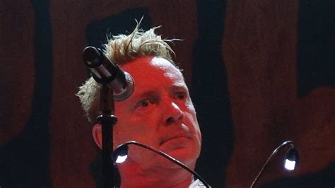 Johnny Rotten El Vocalista De Sex Pistols Denuncia A Una Fan Por