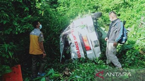 Tanjakan Eras Garut Makan Korban Mobil Ambulans Masuk Jurang Sedalam