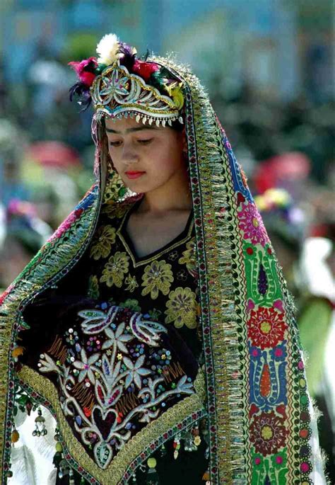 Uzbekistan | Portrait of a girl in traditional dress | Photgrapher ...