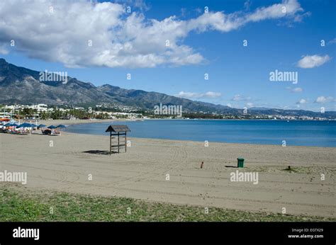 Marbella puerto banus beach hi-res stock photography and images - Alamy