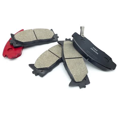 Wholesale Spare Parts Auto Disc Ceramic Rear Brake Pads For Toyota Land