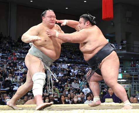 貴景勝 綱取り場所3度目で初の初日白星 古傷の首に不安も一気押し出し「今場所は今場所」 ライブドアニュース