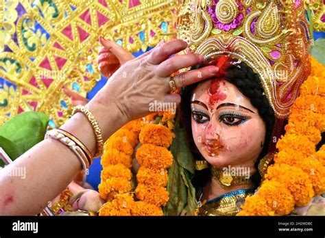 Durga Puja Pandal Hi Res Stock Photography And Images Alamy