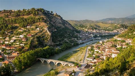 Tirana Excursion d une journée à Berat avec entrée au château et au