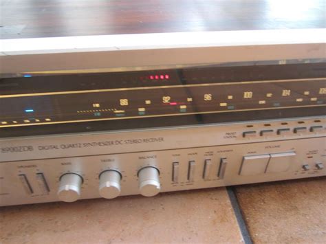 Sansui 8900zdb Digital Quartz Synthesizer Stereo Receiver Powers On