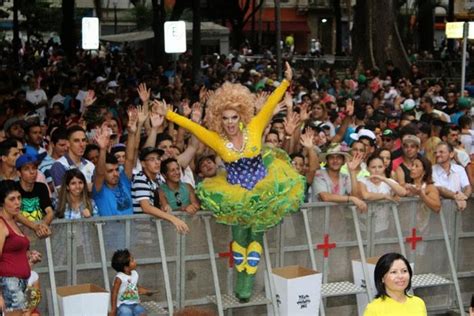 DRAG QUEEN TCHAKA Drag Queen Tchaka Na Cobertura Do Carnaval 2014