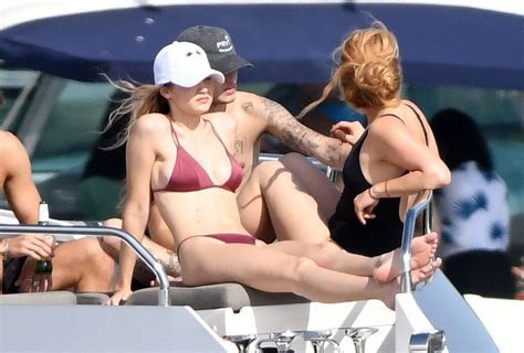 Gigi Hadid Bikini Porn Pictures Xxx Photos Sex Images 3645599 Pictoa