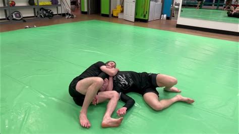 Knee Cut Pass To Rolling Anaconda Choke Youtube