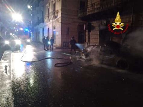 Incendio Autovettura A S Agata Di Militello Vigili Del Fuoco In Azione