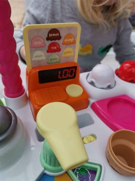 LeapFrog Scoop and Learn Ice Cream Cart toy review - The Mummy Bubble