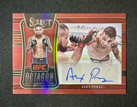 2022 Panini Select UFC Octagon Action Signatures Red Prizm Alex Perez