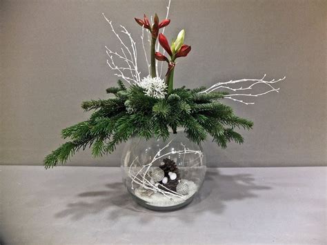 Pin by Steffi on basteln Nikolausmarkt | Christmas floral designs, Christmas floral, Christmas ...