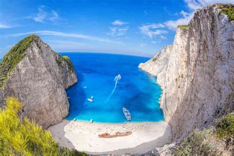 Zakynthos Shipwreck: 5-hour Private Shipwreck Beach and Blue Caves Tour