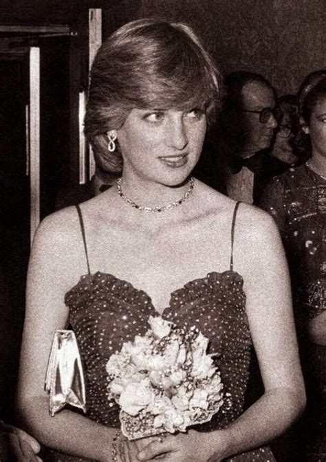 Remembering Princess Diana 42 Stunning Photos From Her Royal Life And Legacy Artofit