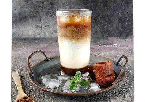 Resep Es kopi susu gula aren oleh Widynaura - Cookpad