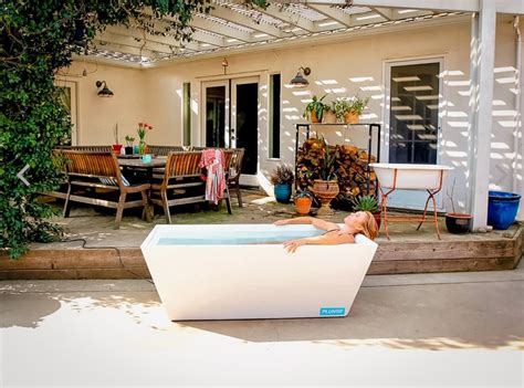 10 Best Cold Plunge Tubs In 2022 For Optimal Health Recovery