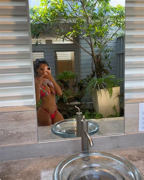 Meet Rachel Bush, the stunning bikini model who is married to NFL star