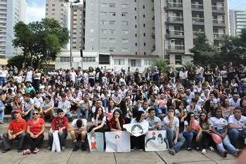 Concurso Vai Escolher Os Melhores Cartazes Durante A Caminhada Todos