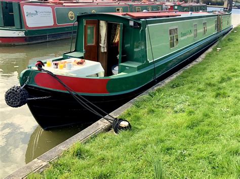 Einsteins Fox 5 Star Luxury Canal Boat Foxhangers Canal Holidays